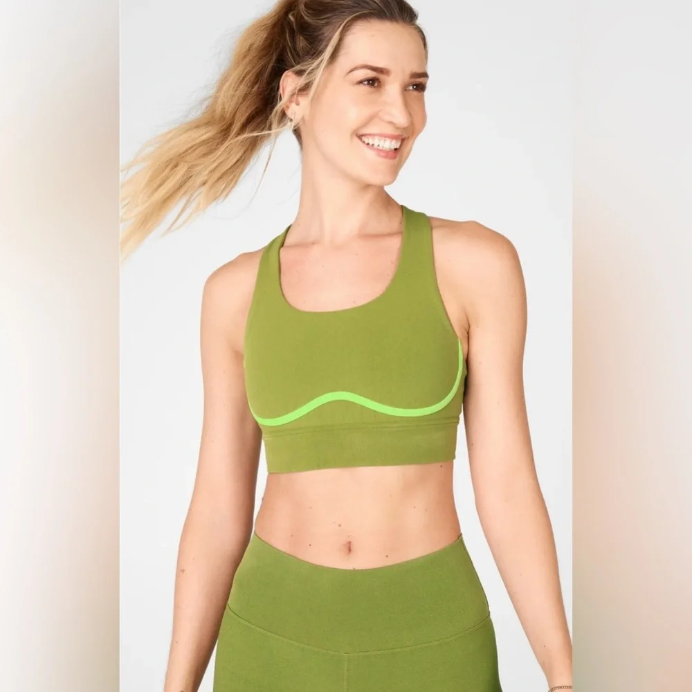 Fabletics Earth Day Outfit 🌏🌱 - Picture 5 of 11